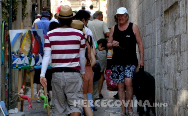 ibrica-jusic-i-bond-u-setnji-stradunom