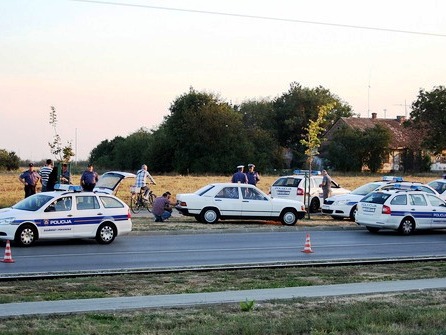 Osijek: Pijani 80-godišnji djedica bježao policiji i zabio se u stup