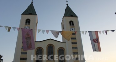 Bračni par stigao iz Italije pješice u Međugorje
