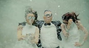 Svjetski hit kojeg je pogledalo 260 miliona ljudi ismijava novokomponirane bogataše!