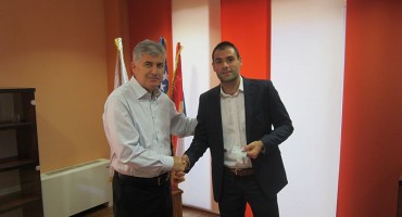 Čović uručio člansku iskaznicu HDZ BiH Igoru Melheru, kapetanu i vrataru HŠK Zrinjski i Mate Bulić podržao HDZ BiH 
