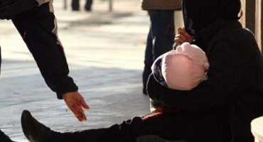 Srpski Robin Hood: Zaštitar krao iz bankomata i dijelio siromašnima