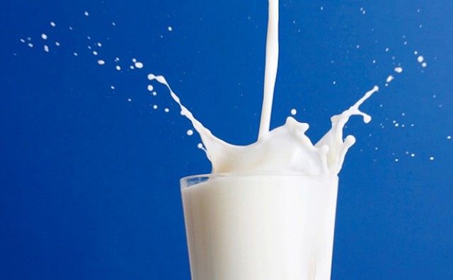 'U Hrvatsku se plasira višak mlijeka iz EU i prodaje jeftinije od cijene proizvodnje'