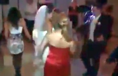 Novi internet hit: 'Otkačena' svastika u svatovima izvodi rijetko viđen ples