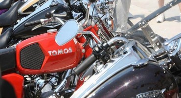 Tomos