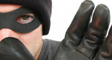 Novi detalji pljačke u Mostaru: Dvije maskirane osobe s kalašnjikovom opljačkale 'Konzum'