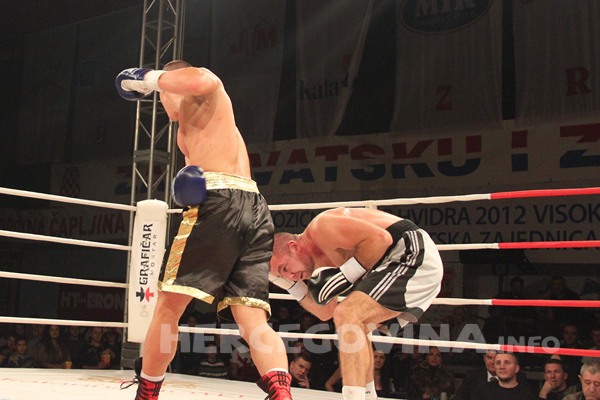 Boksački spektal u Mostaru:  “King of the ring”