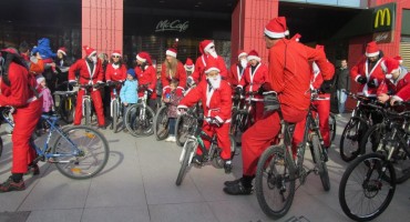 Mostar: U nedjelju Djeda Božićnjaci na biciklima i klizaljkama
