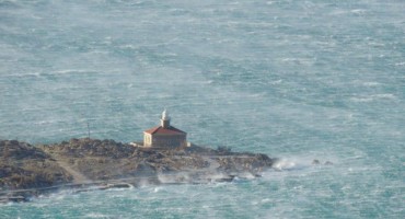 Zbog olujnog vjetra za sav promet zatvorena je dionica autoceste A1