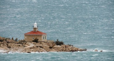 Europu će pogoditi meteo-Godzilla: Dalmaciju očekuju valovi, ekstremne hladnoće i poplave