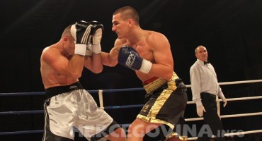 Emil Markić, boks, Mostar, Marin Čarapina, Emil Markić, Umar Salamov, Emil Markić