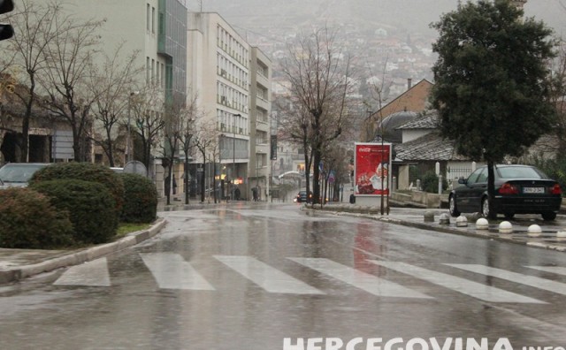 Danas se u Bosni i Hercegovini očekuje pretežno oblačno vrijeme sa kišom
