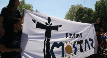 Frama Mostar organizira darivanje odjeće i obuće.