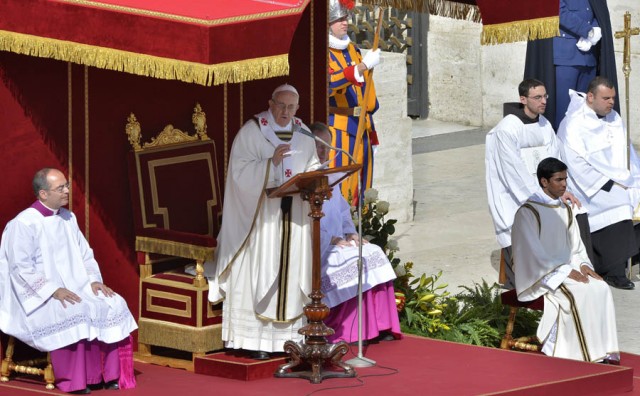 Objavljen dokument pape Franje o novom zakonu o ženidbenom postupku