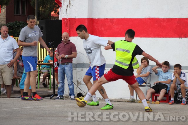 Turnir: "Volim te bola"