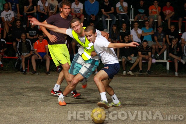 Turnir: "Volim te bola"