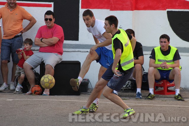 Turnir: "Volim te bola"