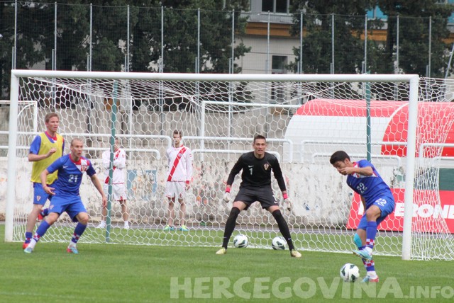 Vatreni u Mostaru