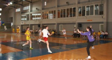 Hercegvački rukometni derbi: Plemkinje u Grudama