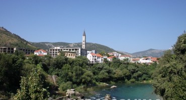 Mostar podijeljen po Neretvi, Travnik jedinstven grad?
