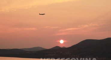 Maturantica : Odlazim. Želim se maknuti iz zemlje u kojoj vlada korupcija, pohlepa, mržnja 