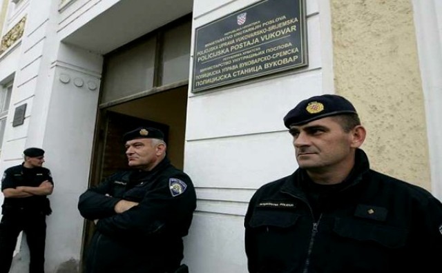 Završio prosvjed u Vukovaru, pušten suspendirani policajac