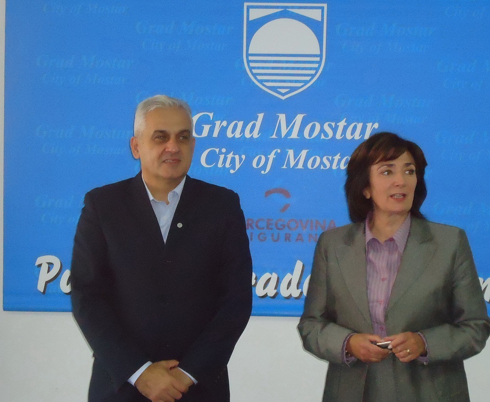 Bešlić uručio bonove za Kurban bajram korisnicima Centra za socijalni rad