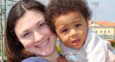 Bjelkinja rodila crnca, tvrdi da je to sve od 3D pornića