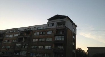 kuća na zgradi, zenica, mirza subašić
