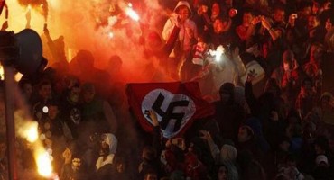 Navijači mahali nacističkom zastavom!