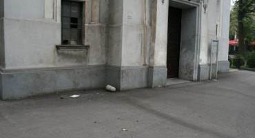 Vandali polupali prozore na crkvi Sv. Ilije u Zenici