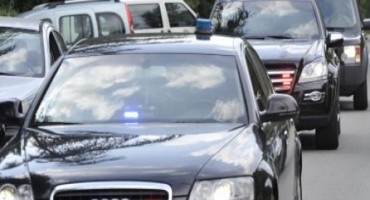 Policija uhvatila popa, jurio audijem sa rotacijom!