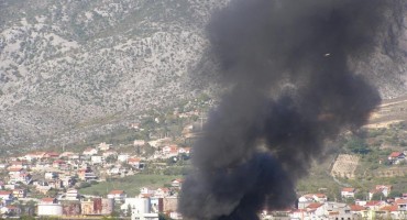 Mještani južnih dijelova Mostara ogorčeni zbog smrada i gustog crnog dima