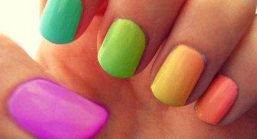 Pošaljite poruku lakom za nokte