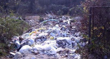 Široki Brijeg, Smeće, škola