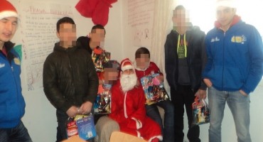 Altruist podijelio blagdanske paketiće djeci ulice