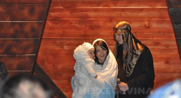 FRAMA Mostar organizirala žive jaslice na Rondou  - 24.12.2013