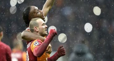 Sneijder s brojem 10 na leđima zabio 11.12.2013. u 14 i 15 sati