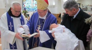 župa Čuklić kod Livna, obitelji Franjičević, mons. dr. Marko Semren, pomoćni banjolučki biskup, Duh Sveti, krštenje, o sakramentu krštenja, Papa Franjo, jedno krštenje, krštenje, religija