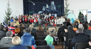 Međugorje: Božićna priredba „Rodio se Bog i čovjek“ u Majčinu Selu 