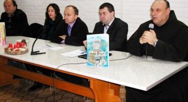 Počela tradicionalna kulturno-duhovna manifestacija „Božićni susret s Maticom u Brotnju“ 