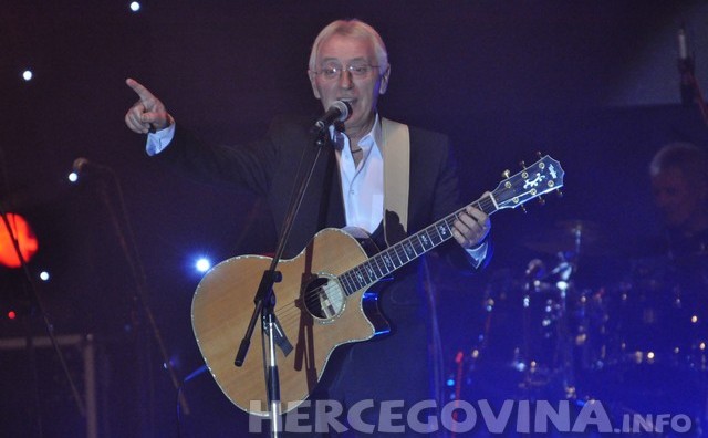 Glazbena legenda Oliver Dragojević danas slavi 70. rođendan