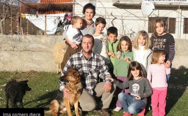 Slijepi pastir Mate prehranjuje svoje osmero djece čuvanjem ovaca 