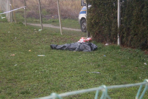 Na igralištu škole našli mrtvu ženu, djeca prolazila kraj nje