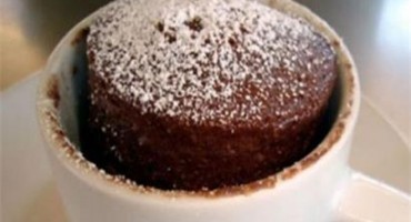 Čokoladni kolač iz mikrovalne: Pripremite ga za 2 minute, ispecite za 3!