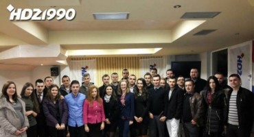 Članovi Mladeži HDZ 1990 Livno sudjelovali na seminaru o NATO-u