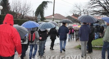 Vojno, djeca, prosvjed, škola, osnovna škola, Mostar, prijevoz, Mostar, Smeće, prijevoz učenika