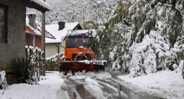 Snijeg zabijelio i Hercegovinu, u RH ceste zatvorene