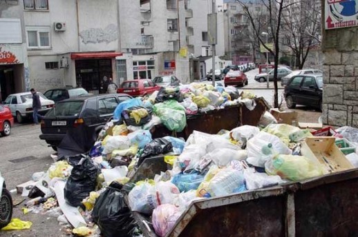 Smeće zatrpava ulice Mostara, blokiran pristup odlagalištu