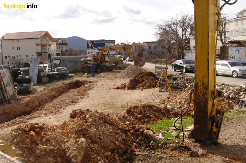 Napokon započeli radovi na kružnom toku Tromeđa